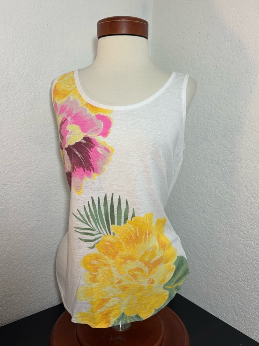 Old Navy Y2K Beach Vacation Relaxed Linen Blend Floral Tank